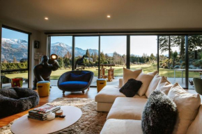 Mt Roy Terrace - Sleeps 8 - Mountain Views - Artwork Collection